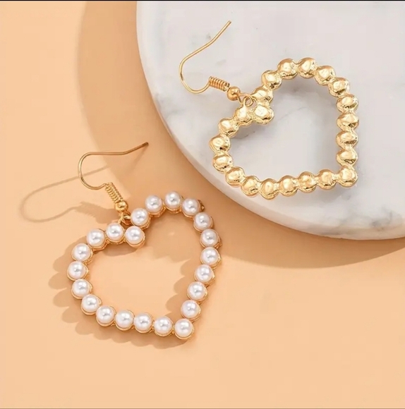 NEW! Elegant Hollow Heart Faux Pearl Earrings - Picture 4 of 6